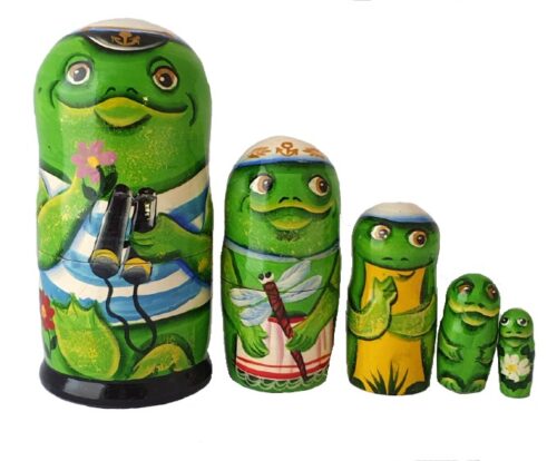 Green toy Russian Nesting dolls - 