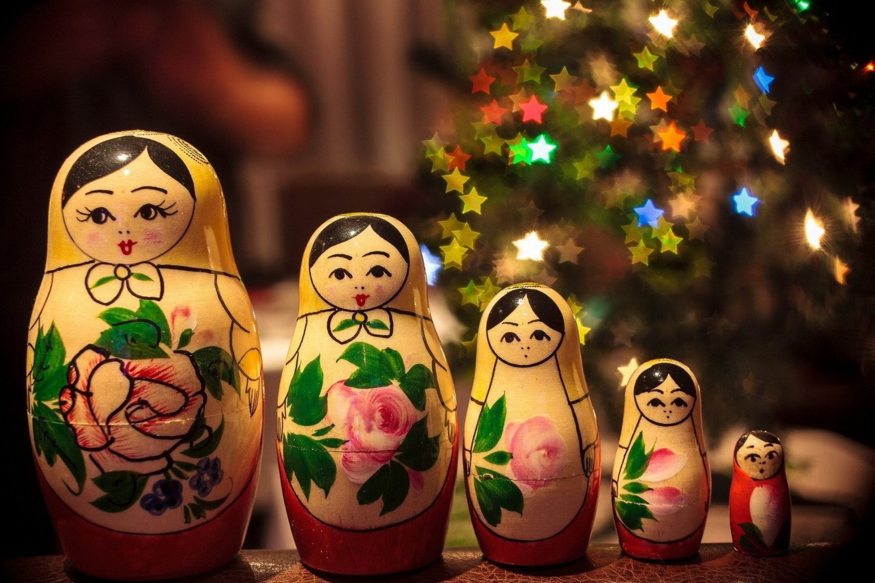 EUYOUZI 5Pcs Russian Doll Lovely Animal Theme Nesting Dolls for Children Kids Christmas Birthday Gift Home Room Decoration 